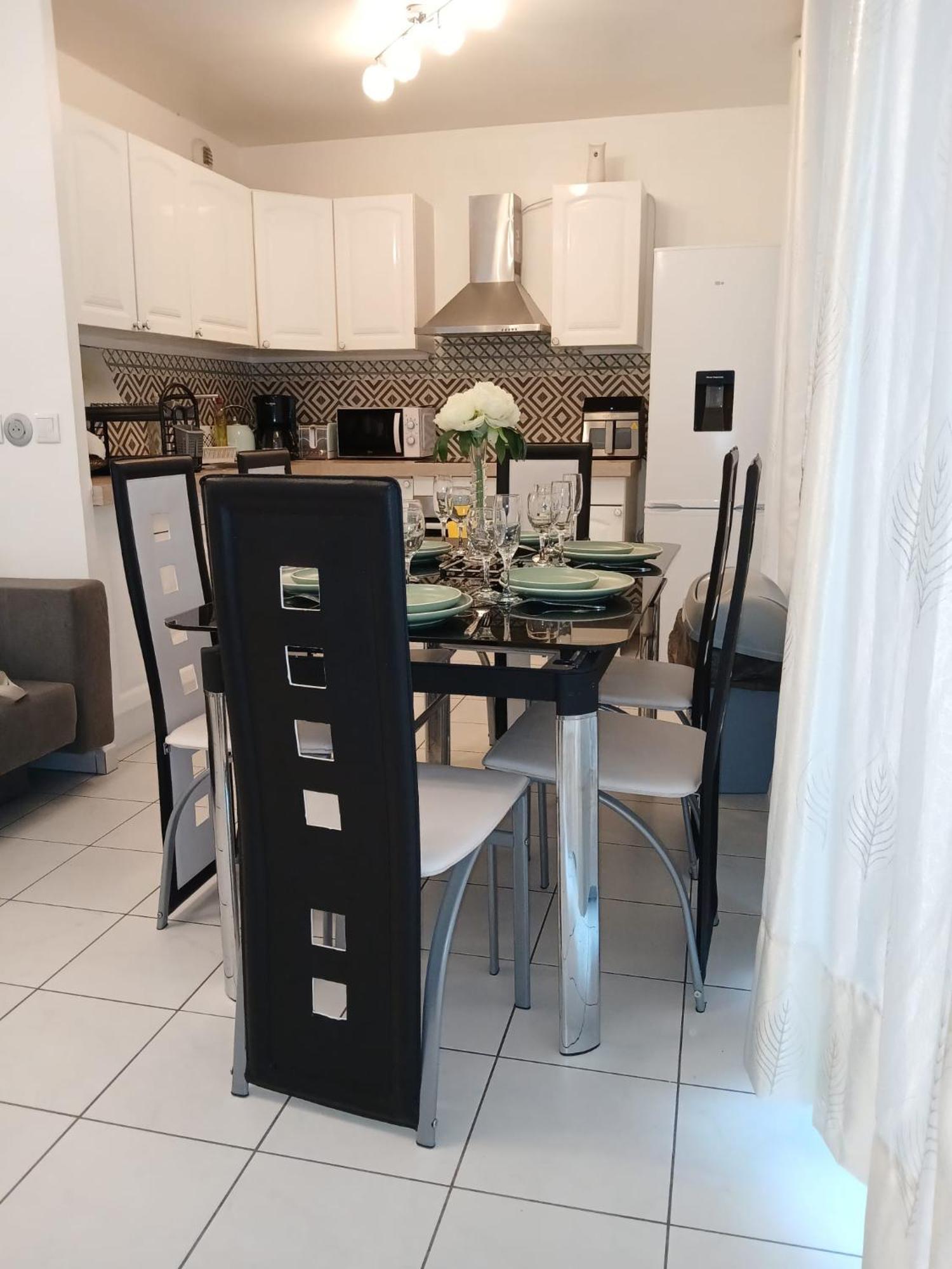 Apart-Chic-Les-Ulis With Balcon, Terrasse And Parking เลซูว์ลิส ภายนอก รูปภาพ